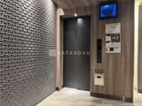 デュオフラッツ大森イースト モダンな壁面デザインのエレベーターホール