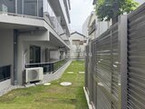 コンフォリア・リヴ文京千駄木 緑豊かな庭園空間とモダンな外壁が調和した共用庭