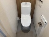 コンフォリア・リヴ文京千駄木 白基調で統一された落ち着いた印象のトイレ空間