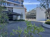 パークアクシス五反田スカイタワー 植栽を配した開放的なエントランスアプローチと建物外観