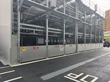 パークアクシス五反田スカイタワー 機械式駐車場の入口を正面から見た様子
