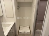 パークアクシス五反田スカイタワー 洗濯機置き場と洗面台が備わった