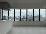 パークアクシス五反田スカイタワー 開放的な大きな窓から都市景観を見渡せるリビングダイニング