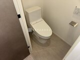 パークアクシス五反田スカイタワー 温水便座付きの清潔感のあるトイレ空間