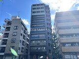 ザ・レジデンス・オブ・トーキョーN15 周辺建物に囲まれたモダンな印象の建物外観