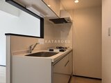 エルファーロ目黒3 モダンなデザインのコンパクトなキッチン空間
