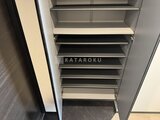 エルファーロ目黒3 可動棚を備えた収納スペースの内部