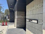 ラグゼナ船堀 モダンな外観の建物エントランス