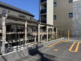ラグゼナ船堀 自転車置き場とゆとりのある駐輪スペースが整備された共用部