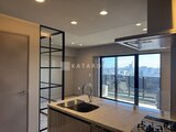 ラグゼナ船堀 眺望を楽しむ開放的なキッチンとダイニング空間