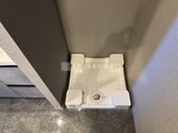 ラグゼナ船堀 トイレの上部に設置された白い通風口とダクト