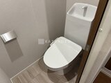 ウェルスクエア幡ヶ谷 温水洗浄便座付きの清潔なトイレ空間