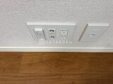 ウェルスクエア幡ヶ谷 天井に設置されたスイッチとコンセントの配置
