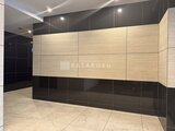 スタイリオ東品川 モダンな配色の共用ロビー空間