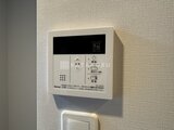 スタイリオ東品川 浴室暖房乾燥機パネルと温度調整ボタンの操作画面