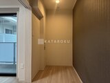 スタイリオ東品川 温かみのある照明が心地よい玄関スペース