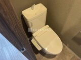 スタイリオ東品川 温水洗浄便座付きのシンプルなトイレ空間