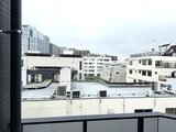 スタイリオ東品川 バルコニーから見た周辺建物と都市景観