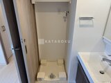 グランカーサ上野松が谷 洗面台隣の独立した洗濯機置き場