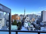 グランカーサ上野松が谷 バルコニーから見た東京スカイツリーと都市景観