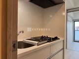 グランカーサ上野松が谷 ガスコンロ付きのすっきりとしたキッチン空間
