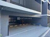 エレミ本蓮沼 モダンなデザインの共用ガレージスペース
