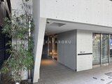 シーフォルム板橋3 モダンなコンクリート造の建物エントランス周辺の様子