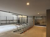 シーフォルム板橋3 自動駐車システムと駐輪スペースがある共用部の様子