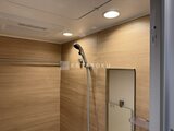 シーフォルム板橋3 木目調のタイルで統一された落ち着いた浴室