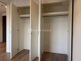 シーフォルム板橋3 複数のクローゼットが並ぶ、整理しやすい収納スペース