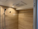 シーフォルム板橋3 木調タイルで落ち着いた印象のシャワーブース