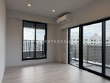 シーフォルム板橋3 複数のバルコニーから採光が入る明るいリビング空間