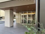 ハイズ三ノ輪2 エントランスから広がる開放的なアプローチスペース