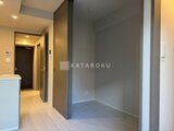 ハイズ三ノ輪2 玄関から居室への動線が広く見える開放的な廊下空間
