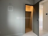 ハイズ三ノ輪2 開放的なエントランスホールから各部屋への動線が見える間取り