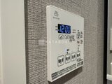 グランパセオ押上八広 壁に設置された浴室乾燥機の操作パネル
