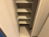 グランパセオ押上八広 可動棚を備えた奥行きのある廊下収納