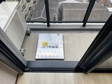 グランパセオ押上八広 開放的なスカイライトから光が差し込むバルコニーの様子