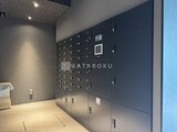 コンフォリア・リヴ駒込西ヶ原 メールボックスとシューズロッカーがある
