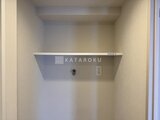 コンフォリア・リヴ駒込西ヶ原 洗濯機置き場兼ユーティリティスペースの様子