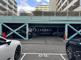 コンフォリア高島平 機械式駐車場の入口から見た駐車スペースの様子