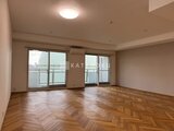 コンフォリア高島平 広々としたリビングダイニングと眺望を楽しむバルコニー