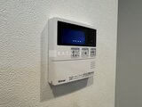 コンフォリア高島平 壁に取り付けられたリンナイ製の給湯器コントローラー