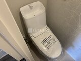 ラペルラ目黒東山2 清潔感のあるシンプル設計のトイレ