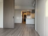 スタイリオ池上サウス リビングダイニングからキッチンへと続く開放的な空間