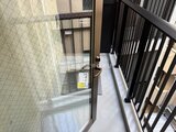 エクサム赤坂 バルコニーから見た開放的な外部スペース