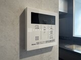 エクサム赤坂 キッチン壁面に設置されたRinnai製給湯器コントローラー