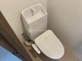 クリアル文京千石2 温水洗浄便座付きのモダンなトイレ空間