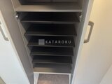 クリアル文京千石2 玄関土間脇の棚付きシューズボックス内部