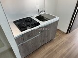 ウィーブベース上野ノース ガスコンロと調理台、シンク付きのコンパクトなキッチン